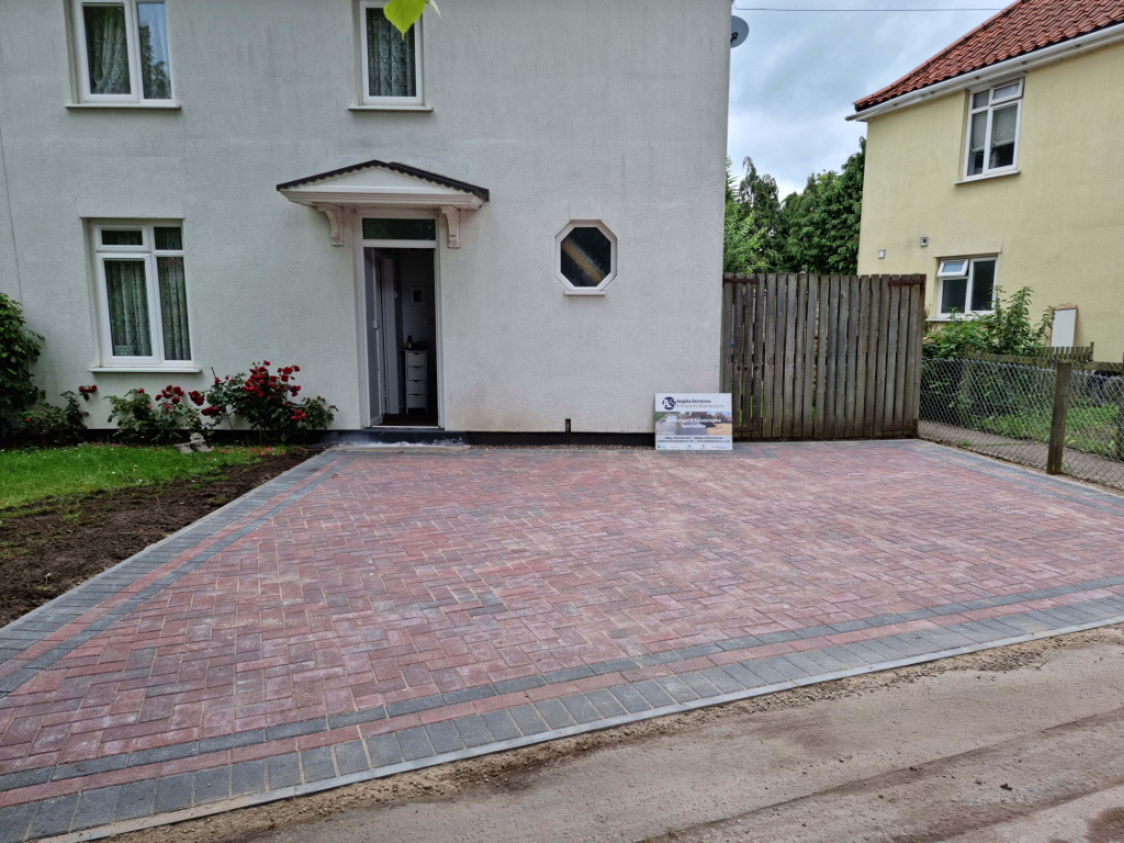 This is a newly installed block paved drive installed by Newmarket Driveway Surfacing